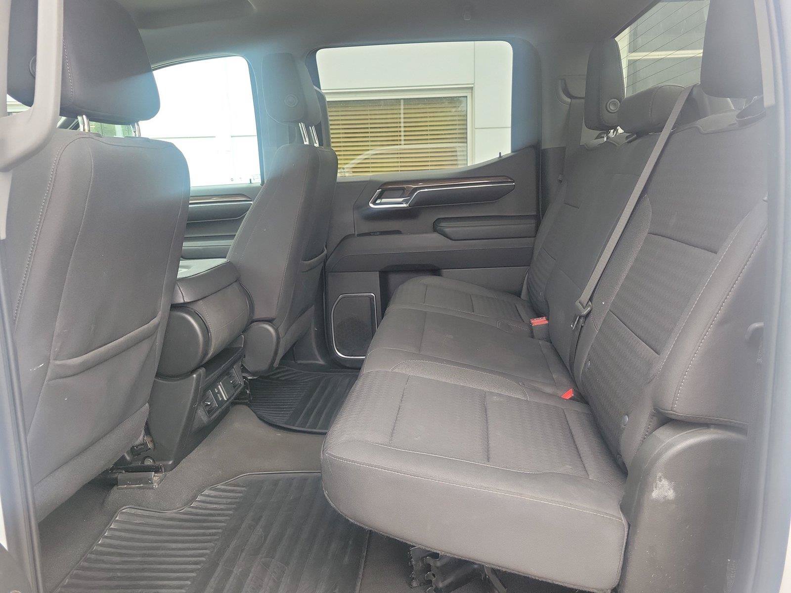 Used 2023 Chevrolet Silverado 1500 LT AWD/4WD image 14