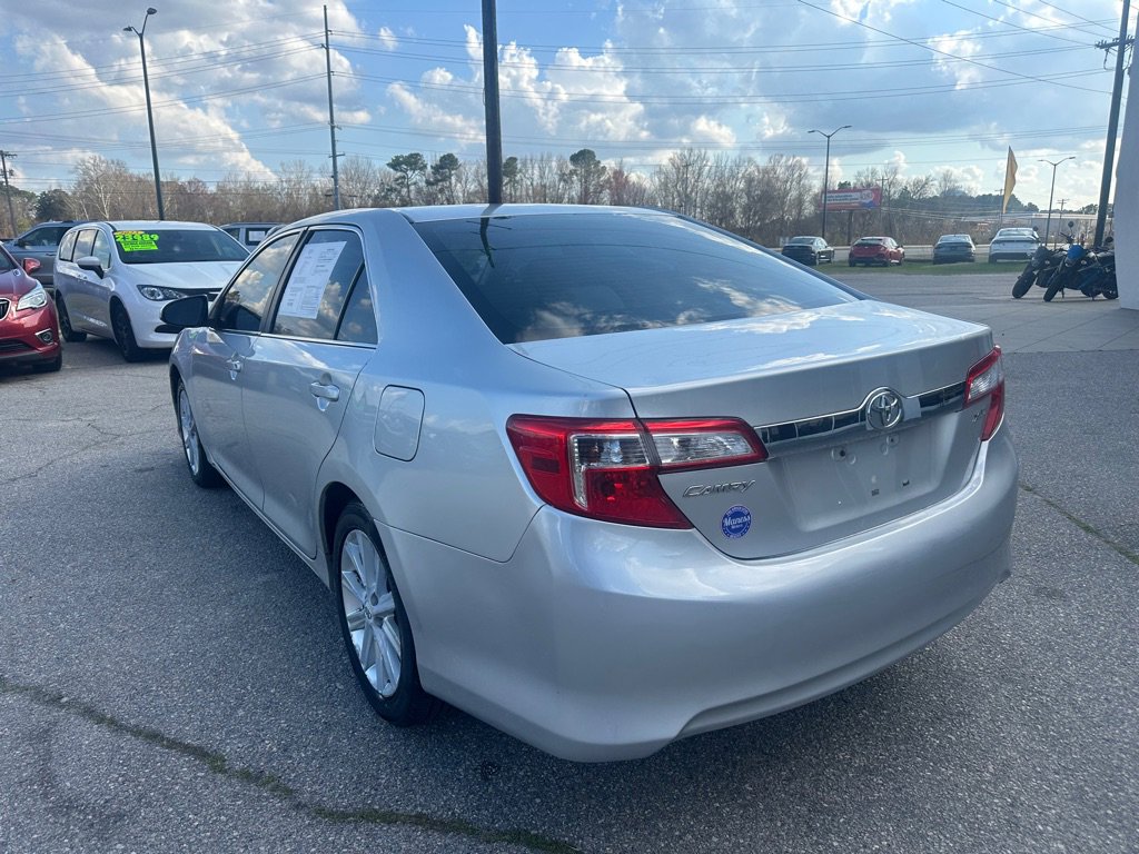 Used 2013 Toyota Camry XLE w/ Preferred Accessory Pkg image 3