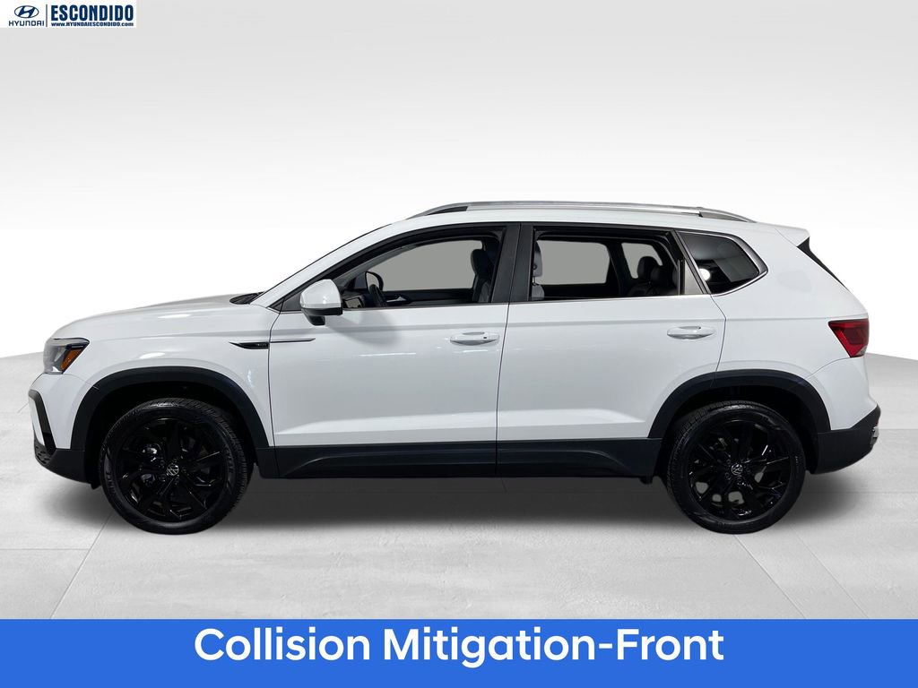 Used 2023 Volkswagen Taos SE FWD image 2