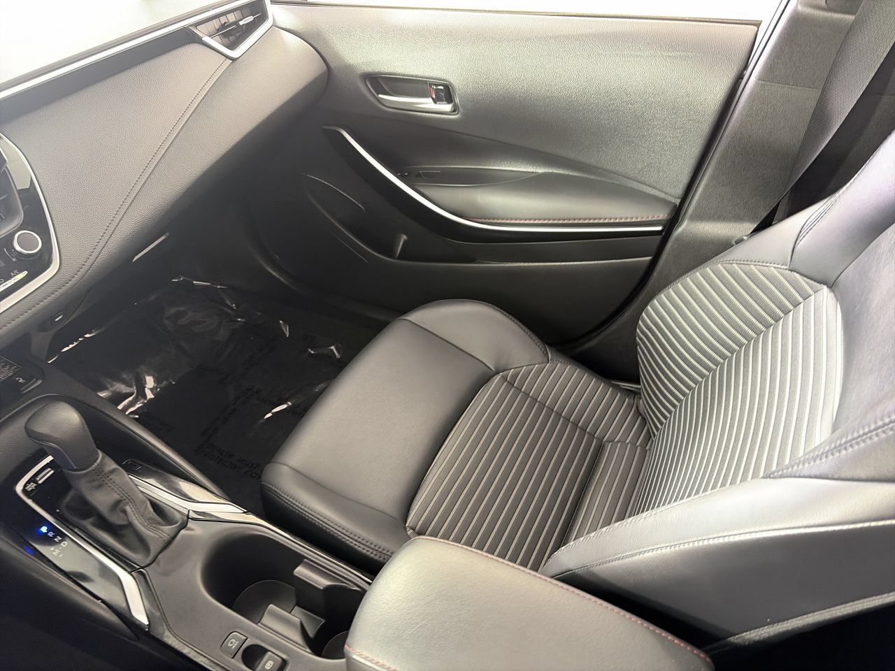 Used 2024 Toyota Corolla XSE FWD image 22