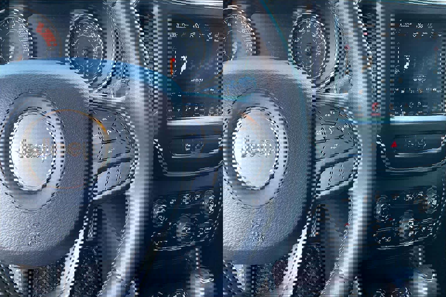 Used 2019 Jeep Cherokee Trailhawk image 24