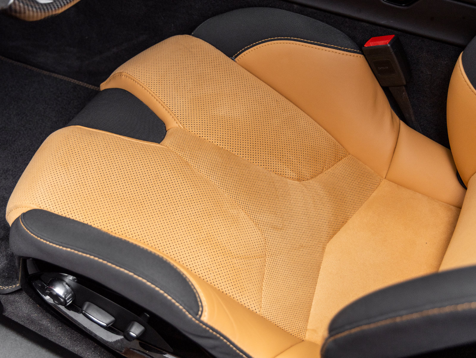 Used 2024 Chevrolet Corvette Z06 RWD image 22