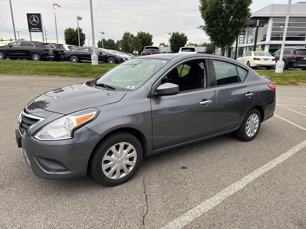 Used 2019 Nissan Versa SV FWD image 3