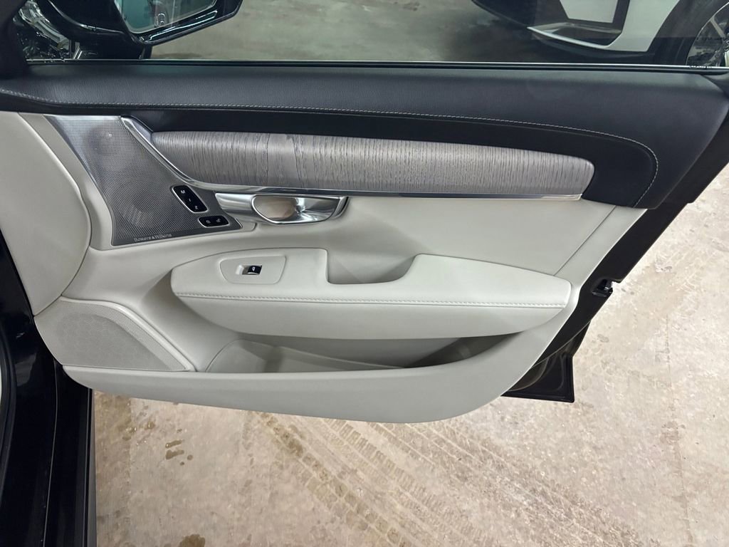 Certified 2025 Volvo S90 B6 Ultra w/ Lounge Package image 20