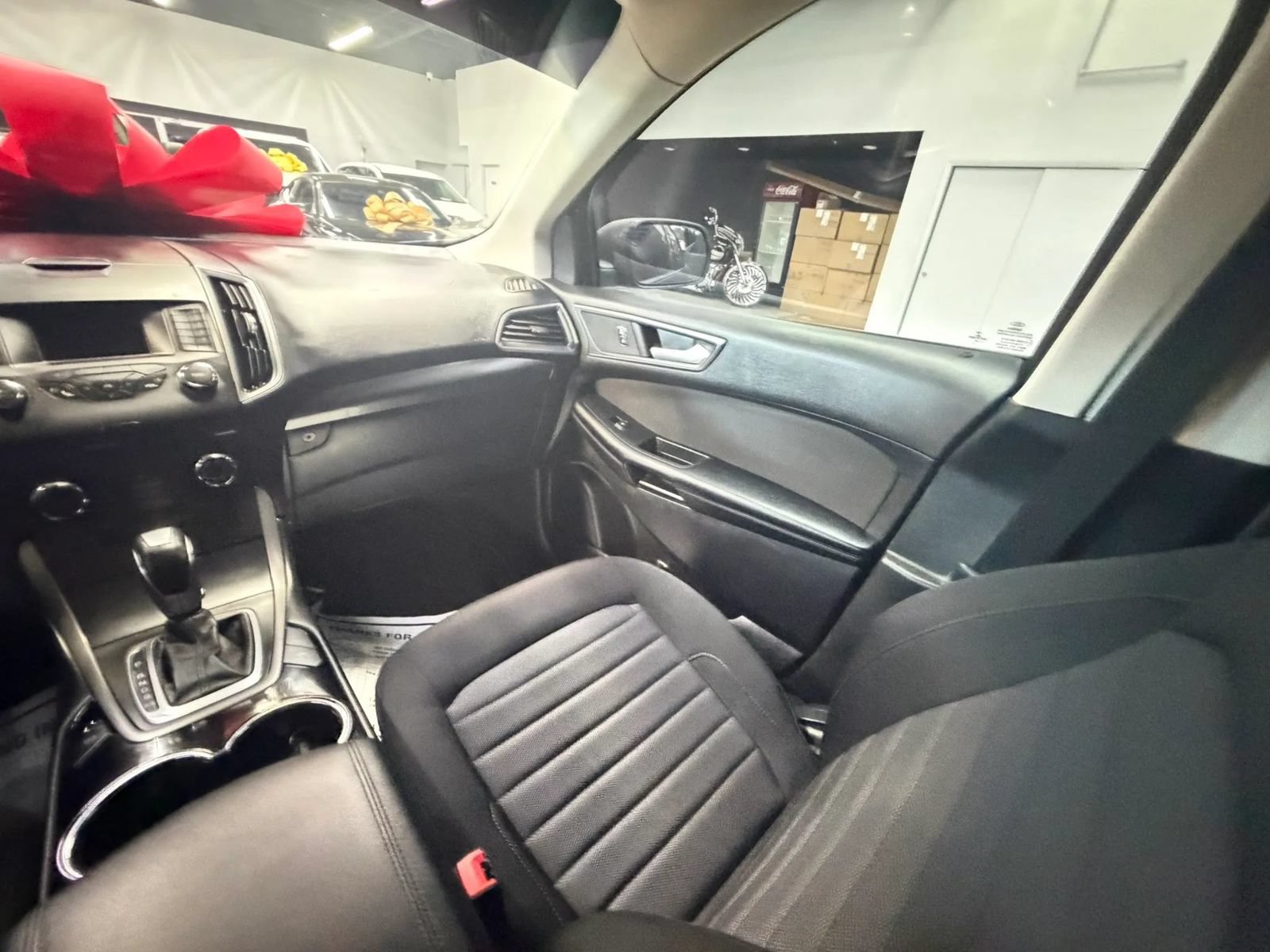 Used 2018 Ford Edge SE FWD image 26