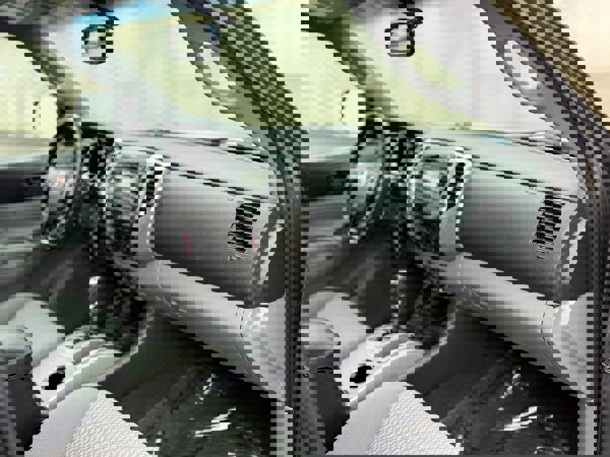 Used 2012 Toyota Tacoma 4x4 Access Cab w/ SR5 Pkg image 15