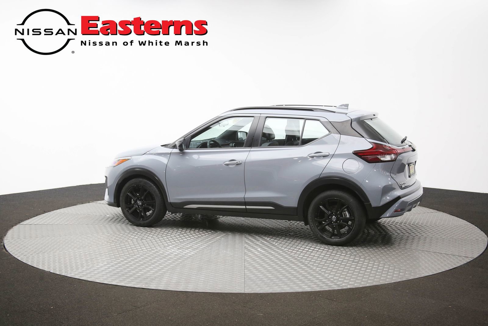Used 2023 Nissan Kicks SR w/ SR Premium Package FWD image 61