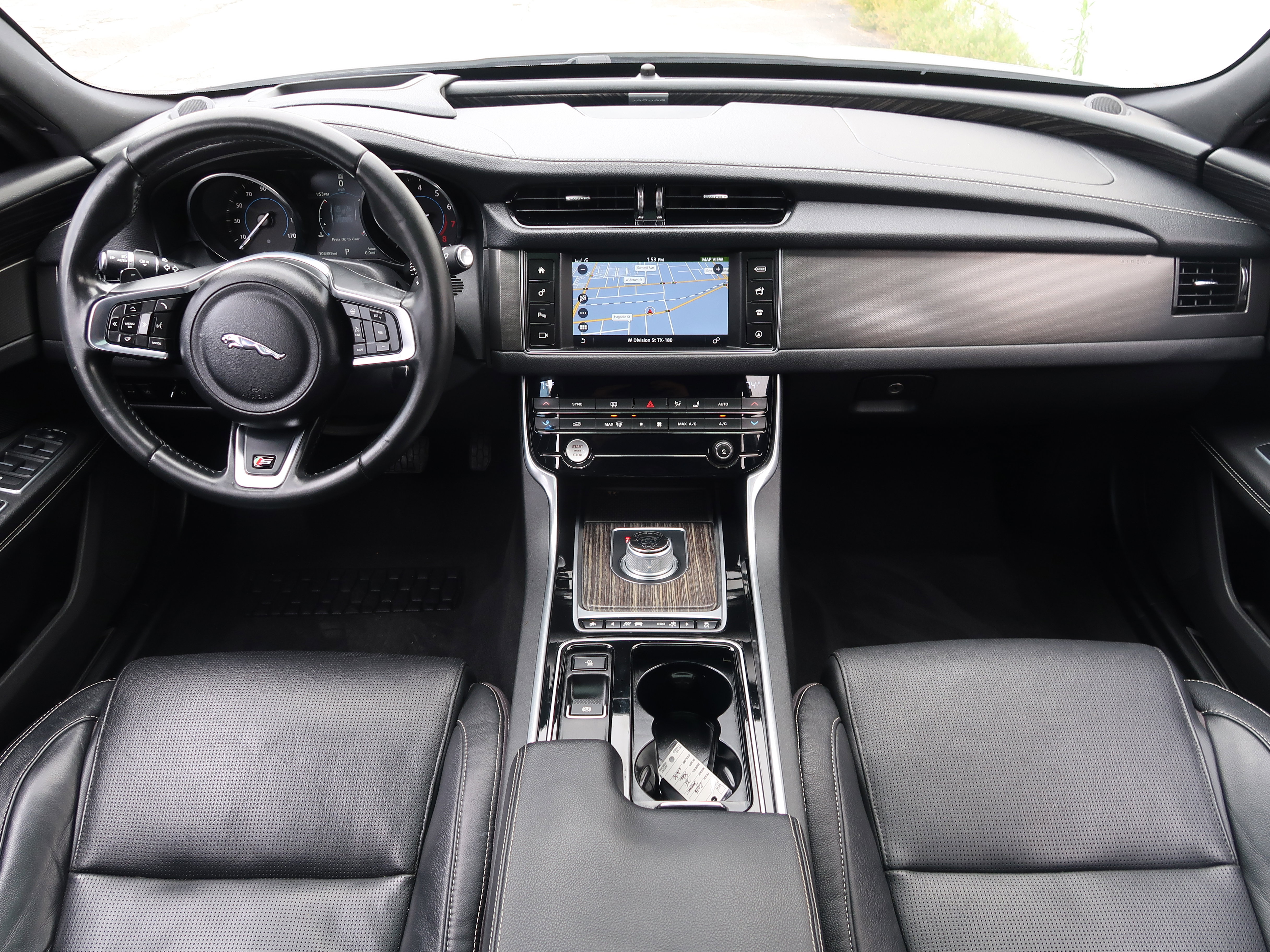 Used 2016 Jaguar XF S RWD image 11