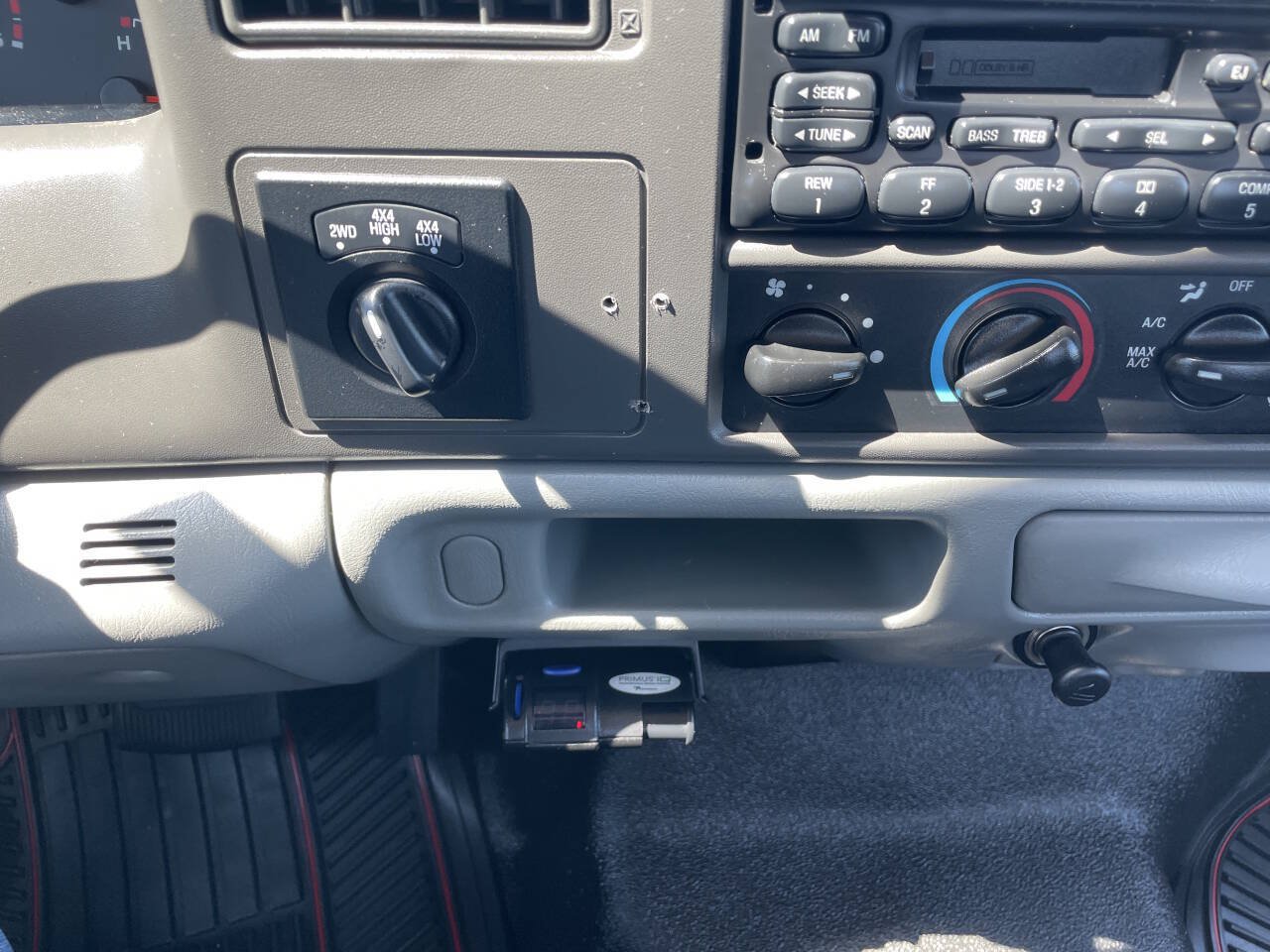 Used 2002 Ford F350 4x4 Regular Cab Super Duty image 17