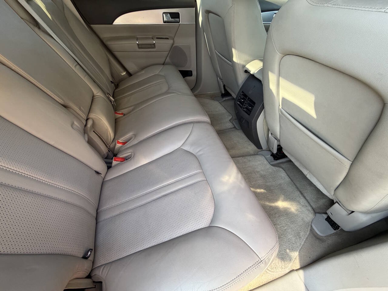 Used 2012 Lincoln MKX FWD image 14