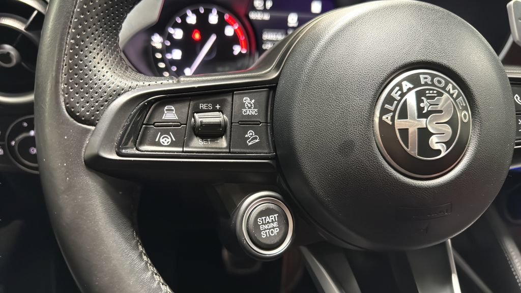 Used 2022 Alfa Romeo Stelvio Veloce AWD/4WD image 24