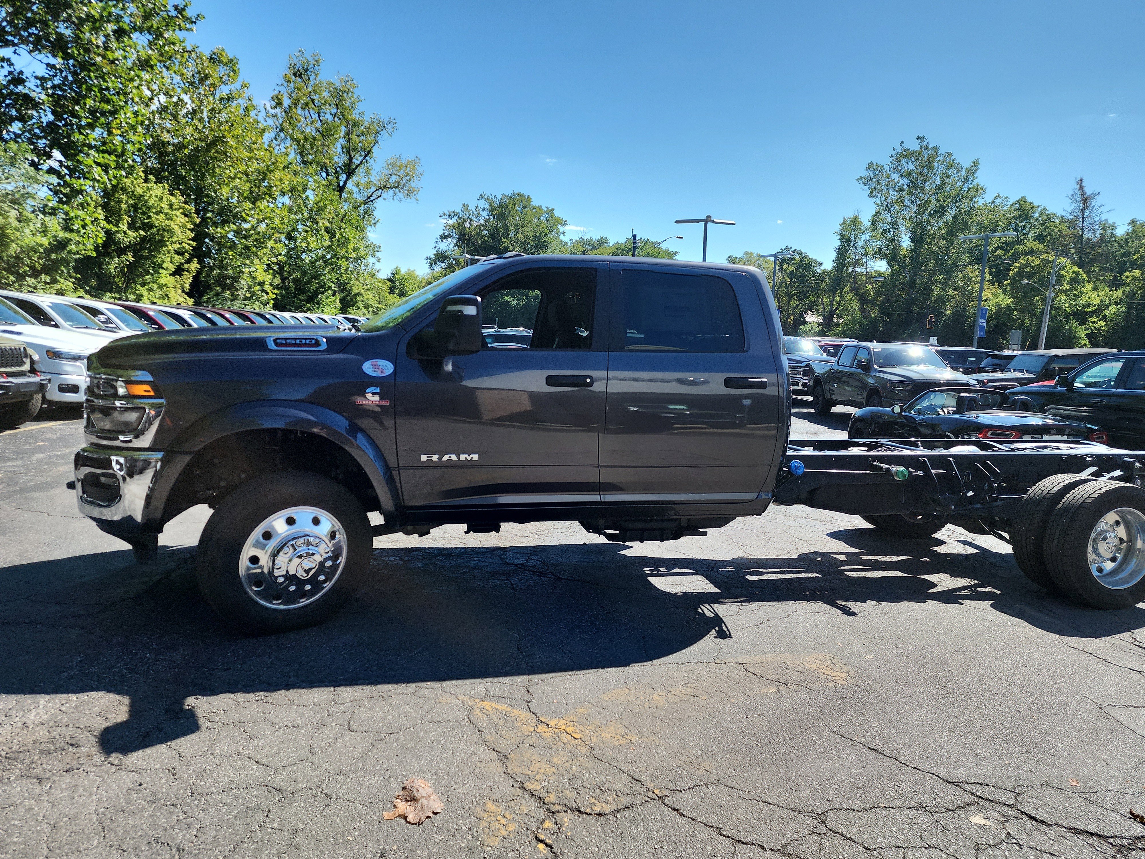 New 2026 RAM 5500 4x4 Crew Cab image 19