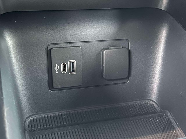 Used 2026 Ford Explorer Active AWD/4WD image 34
