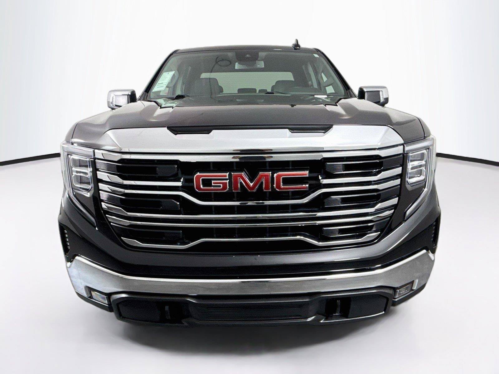 Used 2025 GMC Sierra 1500 SLT AWD/4WD image 9