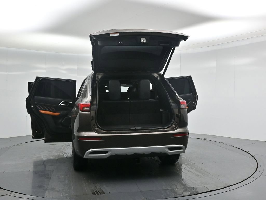 Used 2022 Mitsubishi Outlander SEL image 34