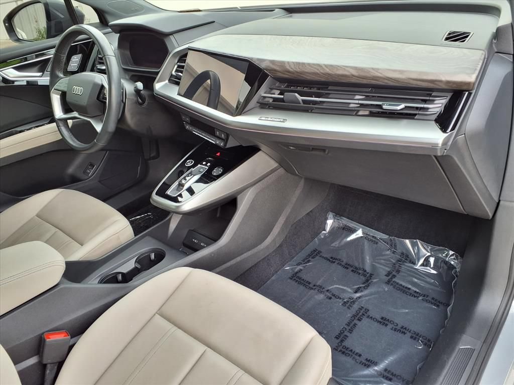 Used 2023 Audi Q4 e-tron Prestige AWD/4WD image 8