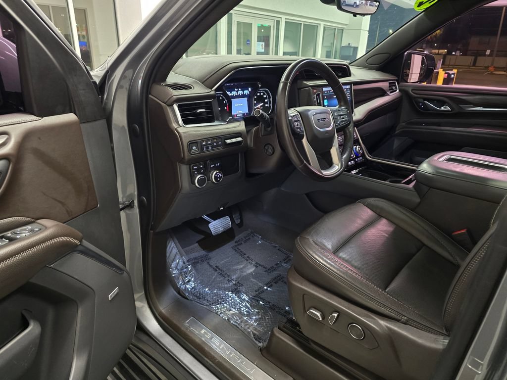 Used 2021 GMC Yukon Denali AWD/4WD image 17