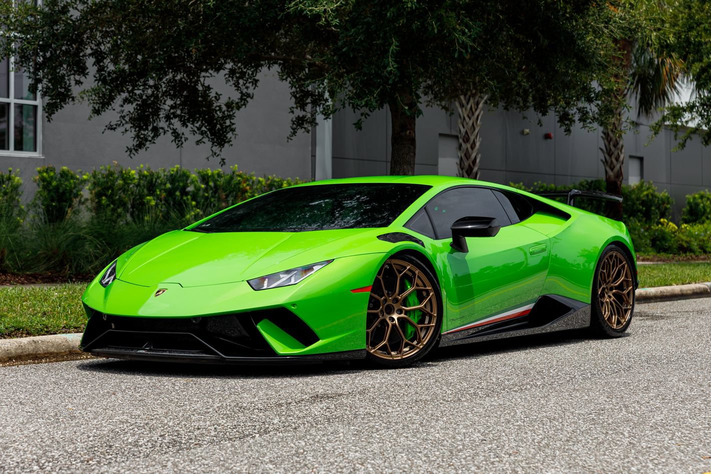 Used 2018 Lamborghini Huracan Performante AWD/4WD image 38