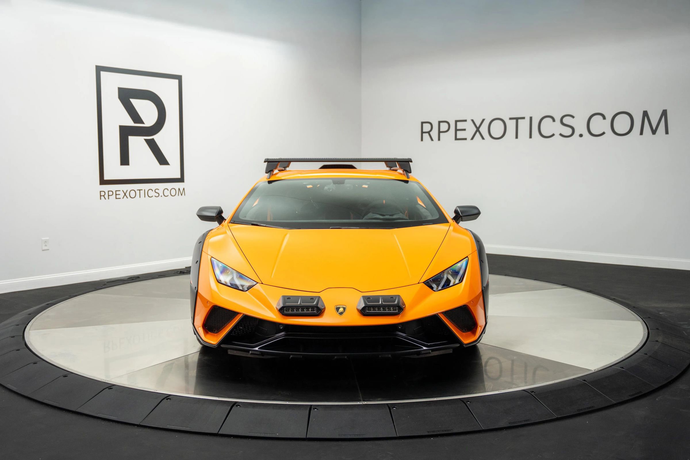 Used 2023 Lamborghini Huracan Sterrato image 6