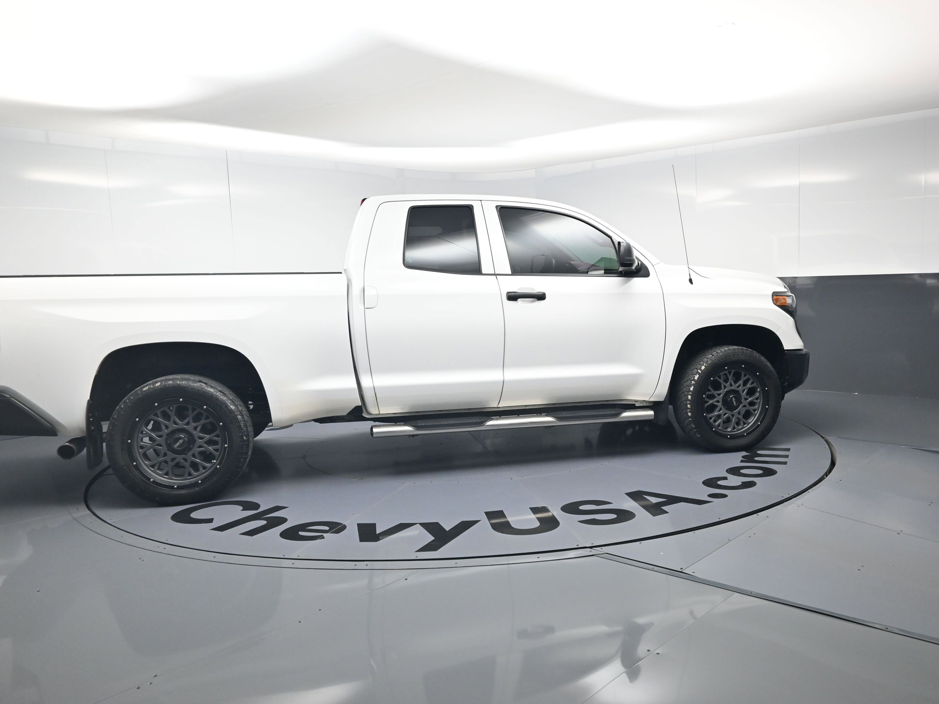 Used 2018 Toyota Tundra SR image 10