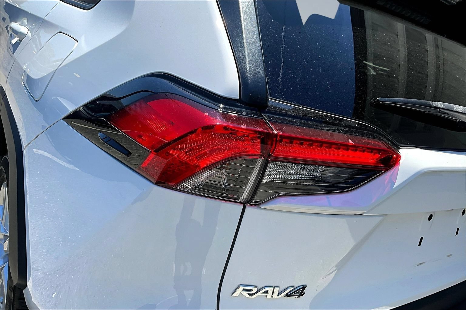 Used 2021 Toyota RAV4 LE AWD/4WD image 26