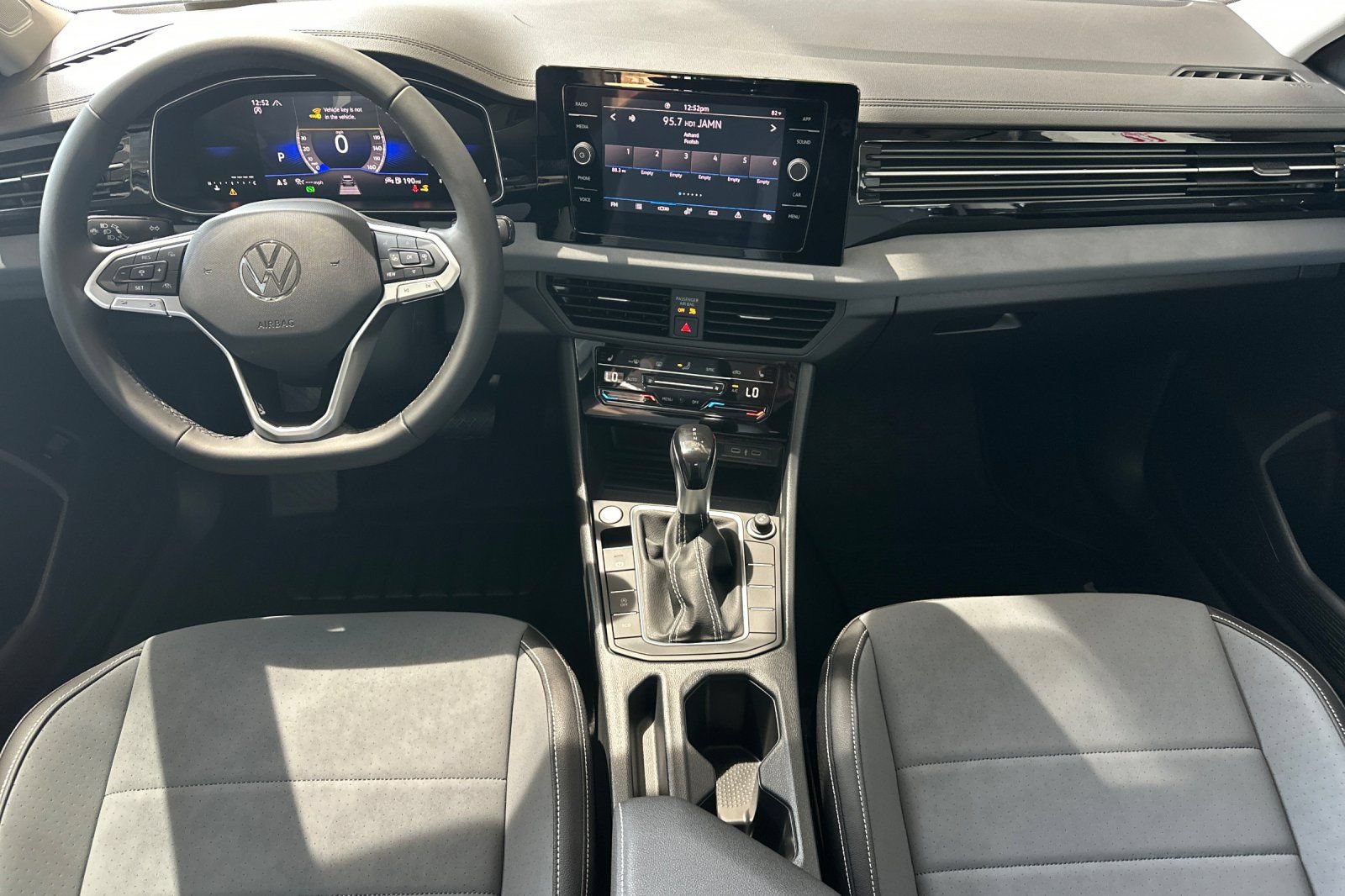 New 2026 Volkswagen Jetta SE FWD image 11