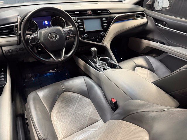 Used 2018 Toyota Camry XLE FWD image 7