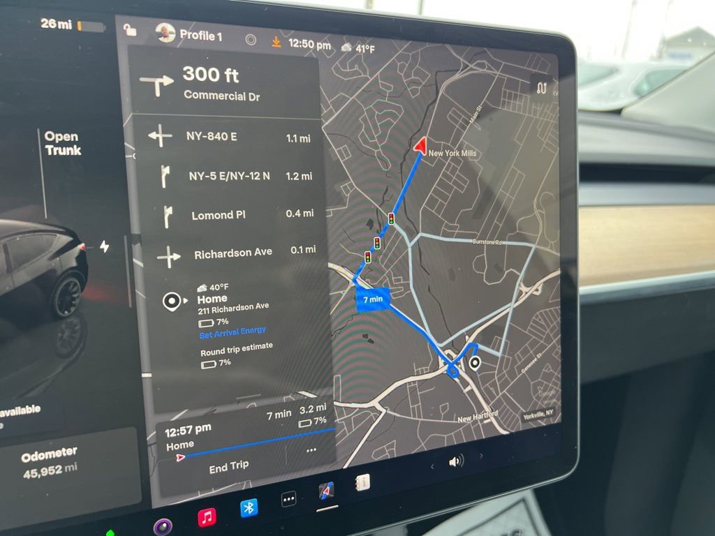 Used 2022 Tesla Model Y Long Range image 11