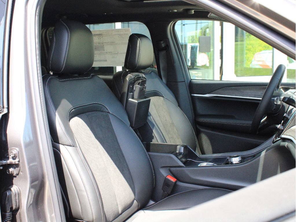 New 2026 Jeep Grand Cherokee L 4WD image 26