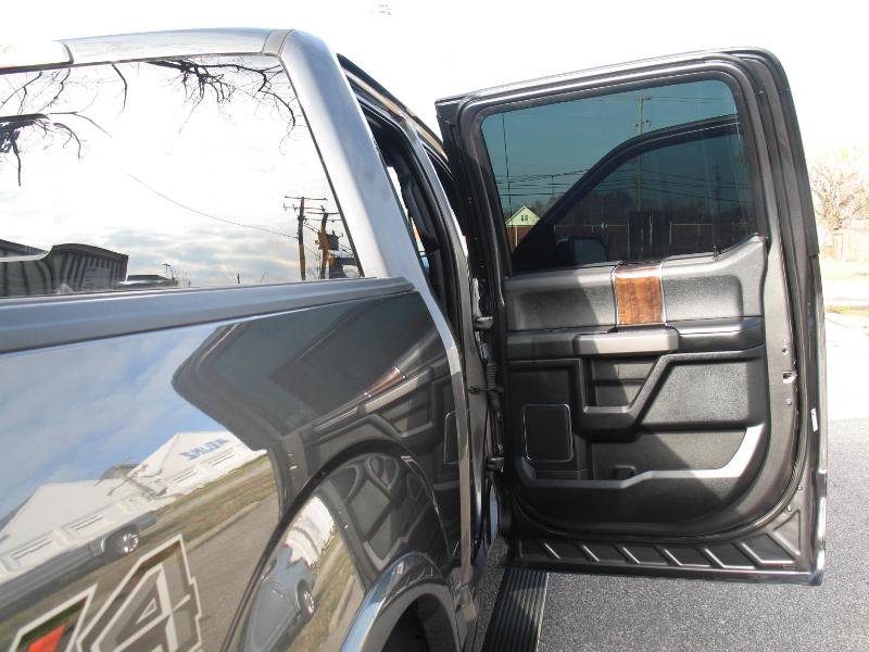 Used 2016 Ford F150 Platinum w/ Equipment Group 701A Luxury image 18