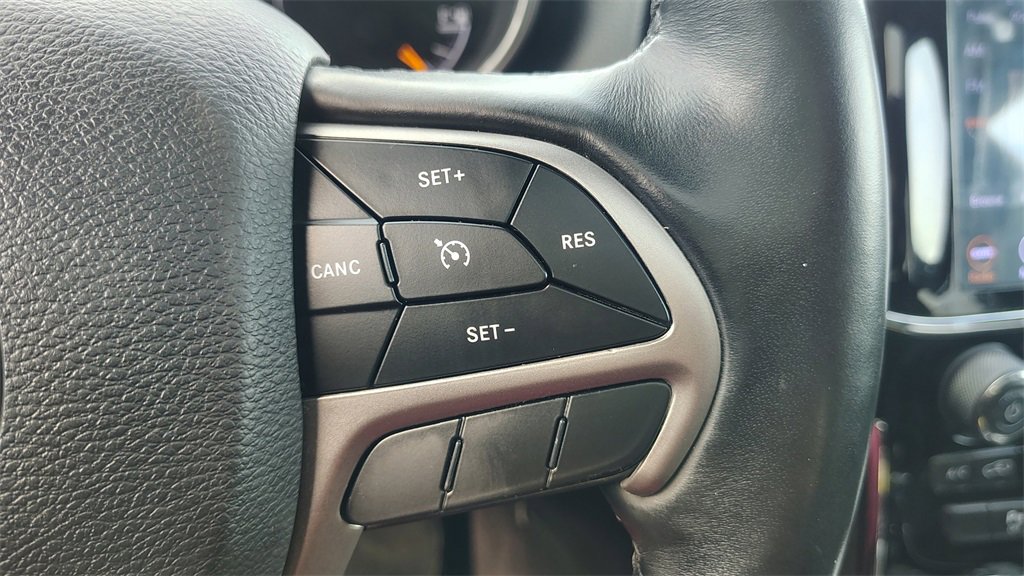 Used 2019 Jeep Grand Cherokee Altitude image 15