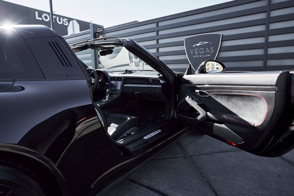Used 2019 Porsche 911 Targa 4 GTS image 22