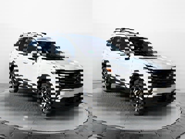 New 2025 Nissan Kicks SV w/ SV Premium Package