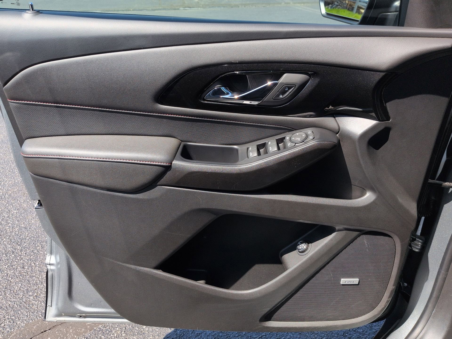 Certified 2023 Chevrolet Traverse RS w/ LPO, Floor Liner Package AWD/4WD image 23