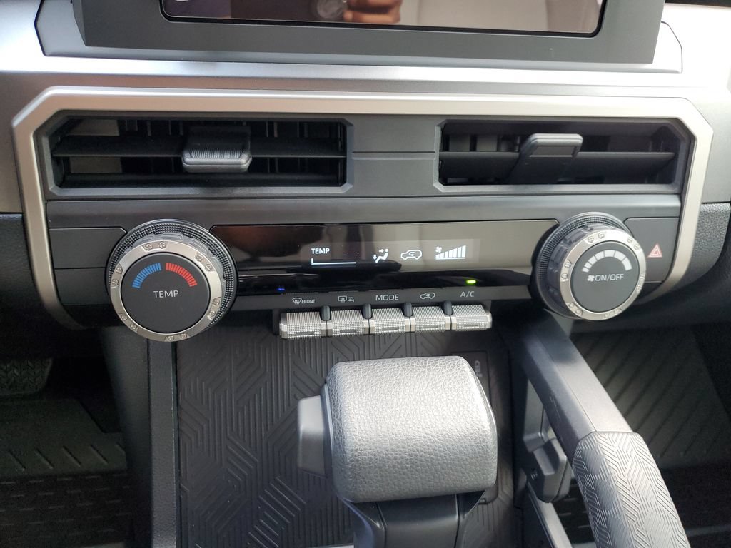 Used 2025 Toyota 4Runner SR5 AWD/4WD image 21