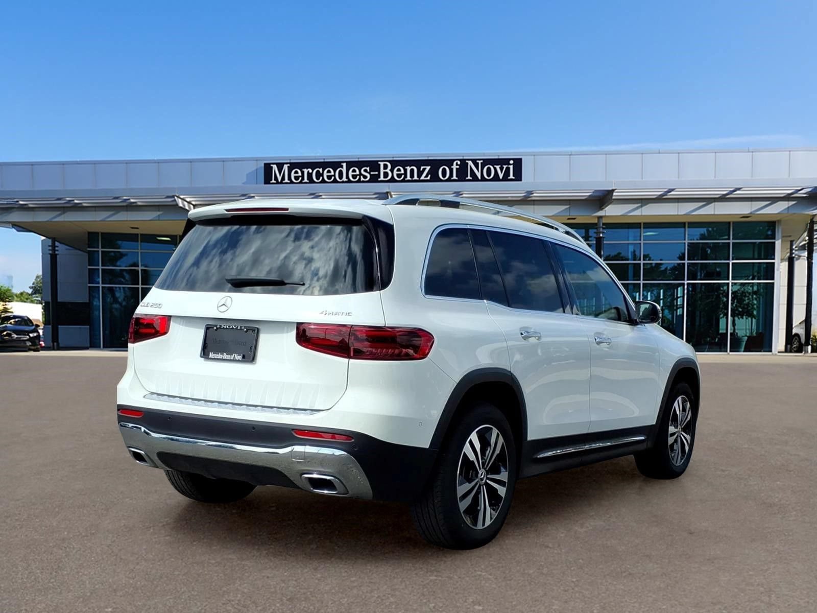 Certified 2025 Mercedes-Benz GLB 250 4MATIC image 5