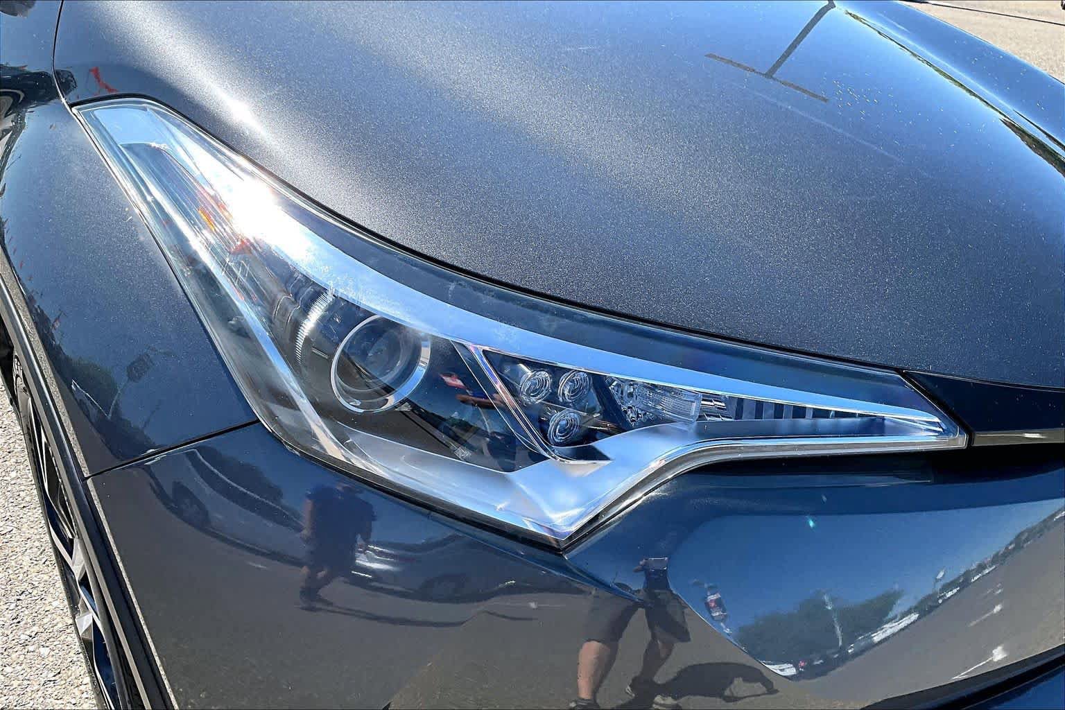 Used 2018 Toyota C-HR XLE FWD image 27