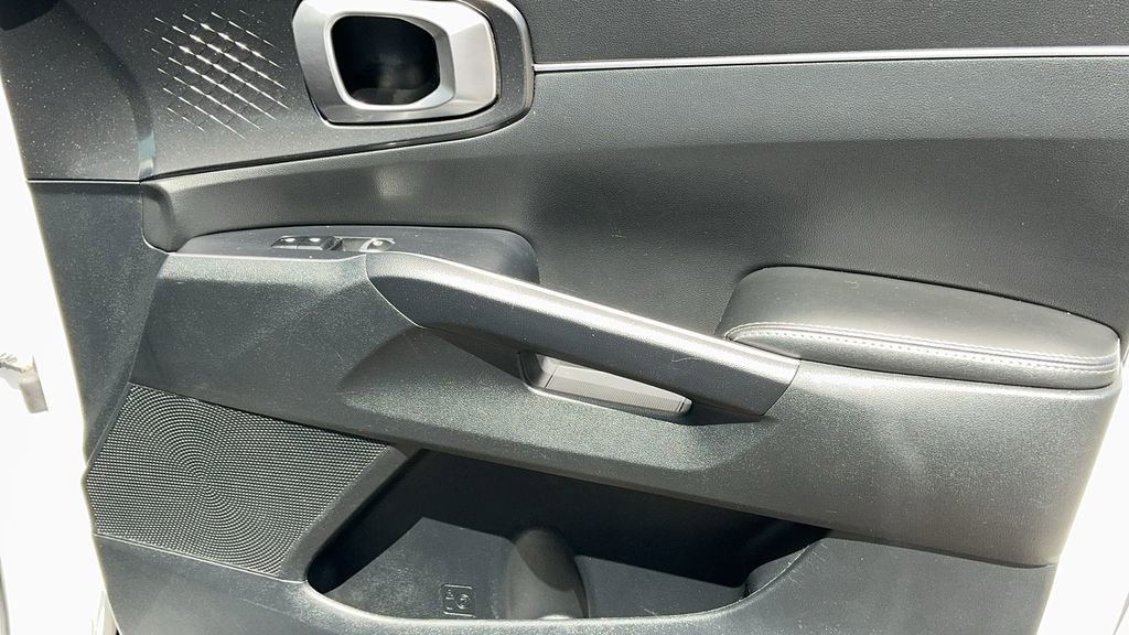 Certified 2023 Kia Sorento LX image 23