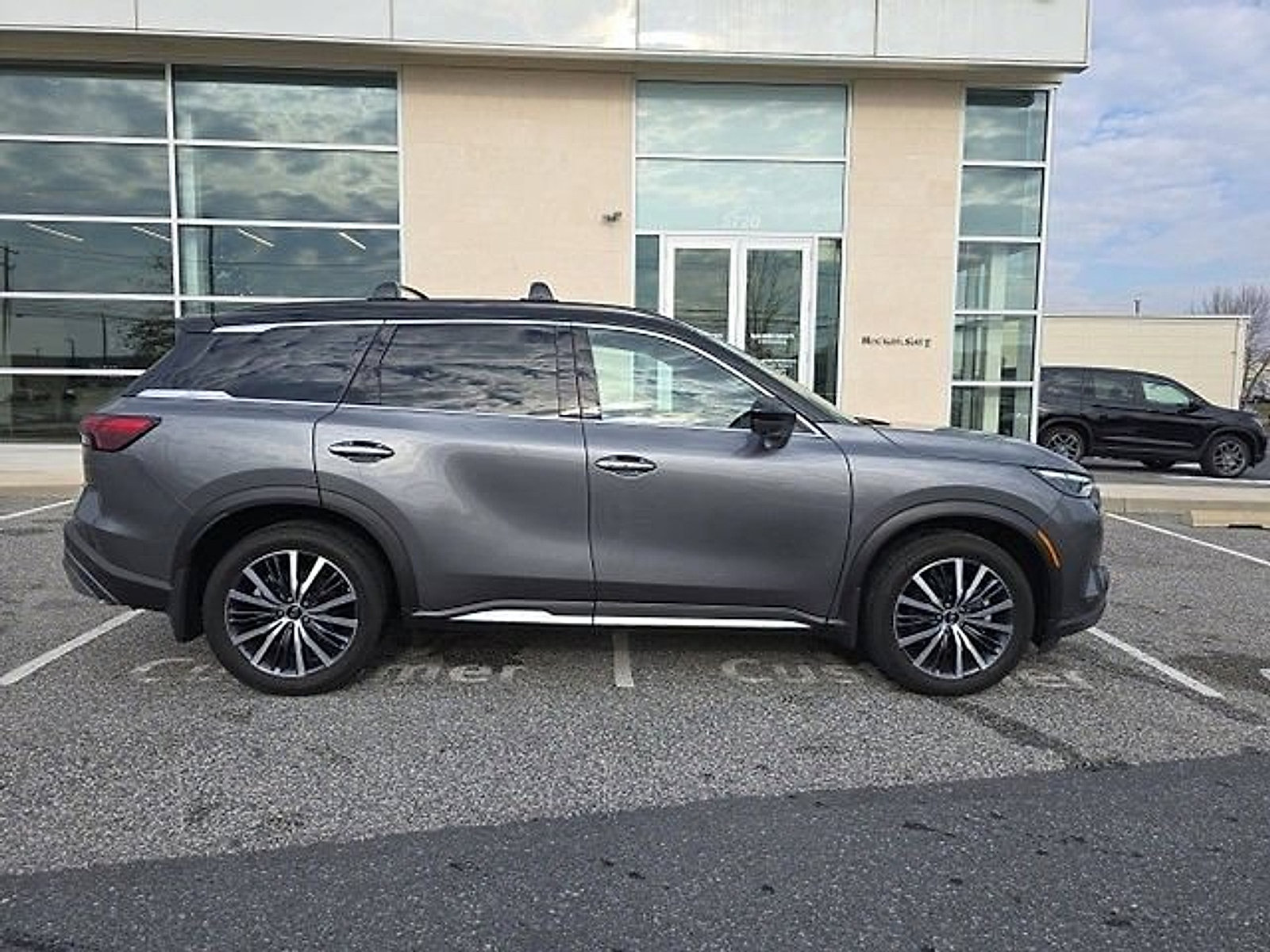 Certified 2025 INFINITI QX60 Autograph w/ Cargo Package AWD/4WD image 8
