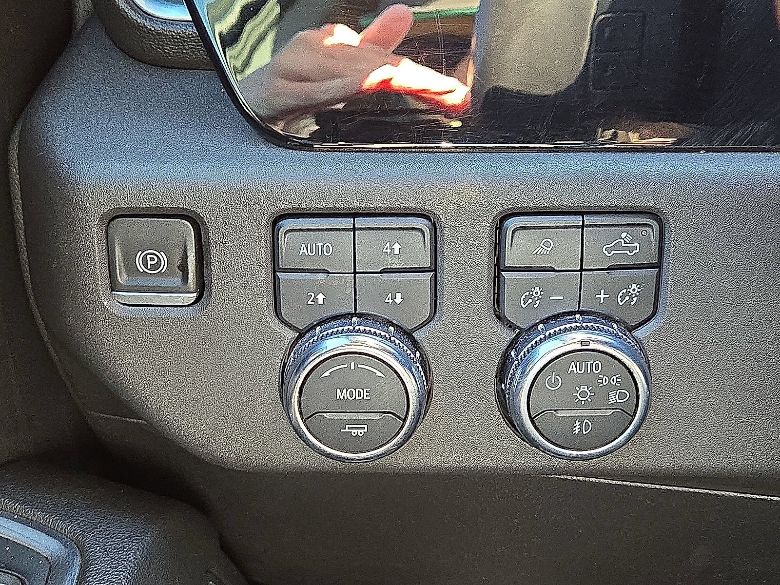 Used 2023 GMC Sierra 1500 SLT w/ SLT Premium Package AWD/4WD image 26