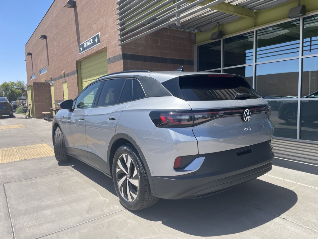 Used 2023 Volkswagen ID.4 Pro image 4