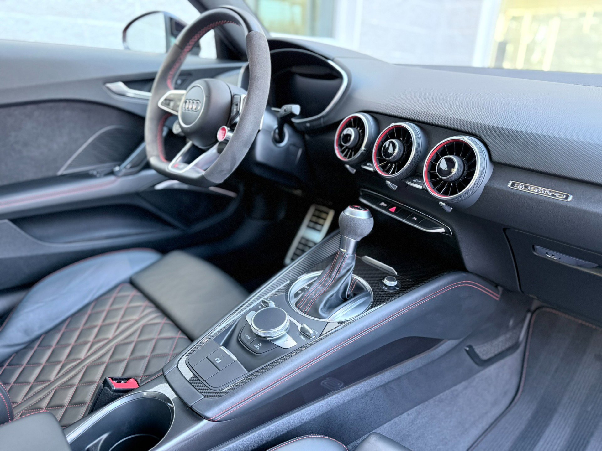 Used 2018 Audi TT RS w/ Dynamic Plus Package image 38