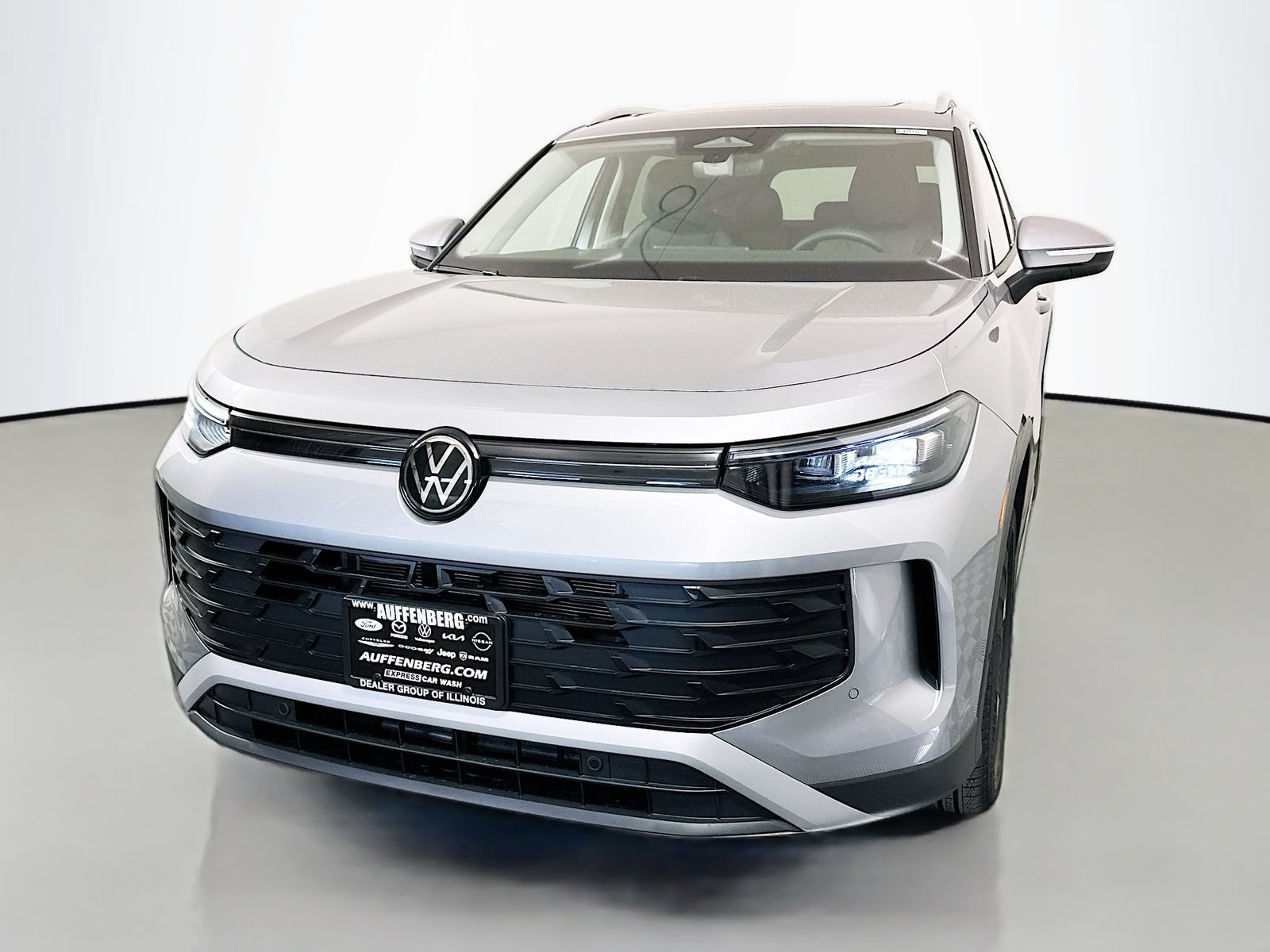 New 2026 Volkswagen Tiguan SE AWD/4WD image 3