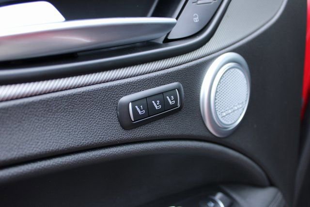 Used 2024 Alfa Romeo Stelvio Ti image 12