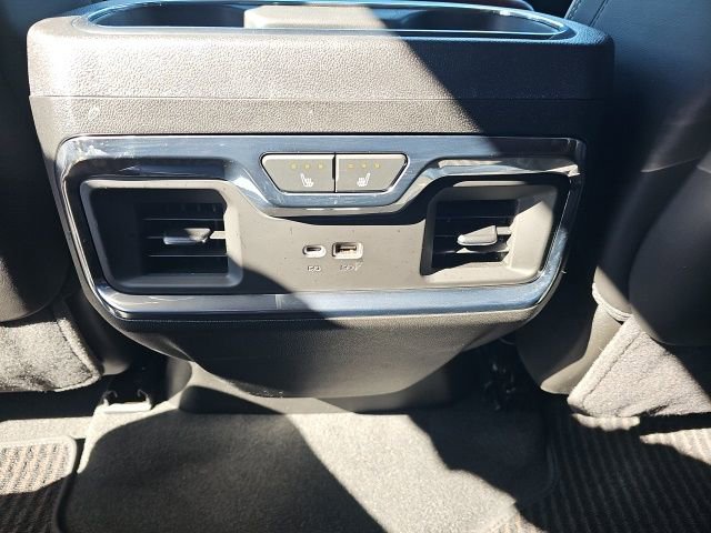 Used 2025 GMC Sierra 3500 Denali Ultimate image 9