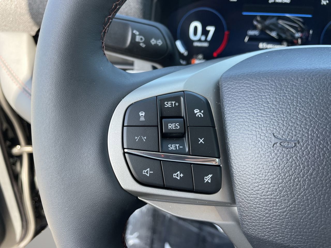 New 2026 Ford Explorer Active w/ Active Comfort Package image 32