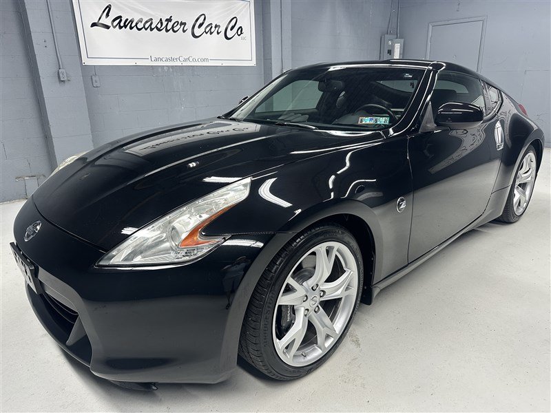 Used 2011 Nissan 370Z Coupe w/ Sport Pkg RWD image 1