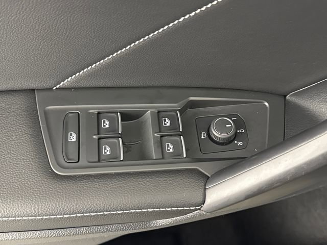 Used 2023 Volkswagen Tiguan SE w/ Panoramic Sunroof Package AWD/4WD image 27