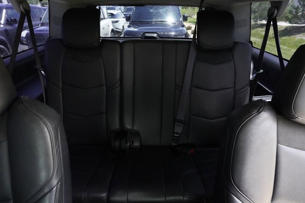 Used 2016 Cadillac Escalade ESV Luxury AWD/4WD image 32