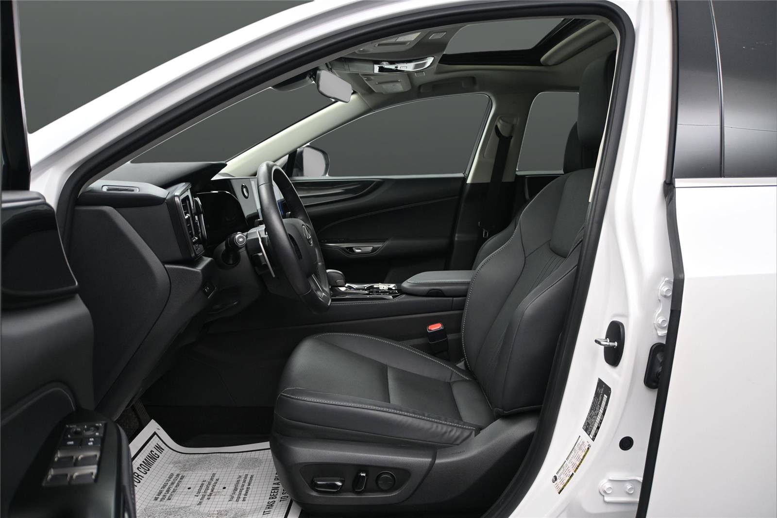 Used 2025 Lexus NX 250 AWD w/ Accessory Package (2T) image 7